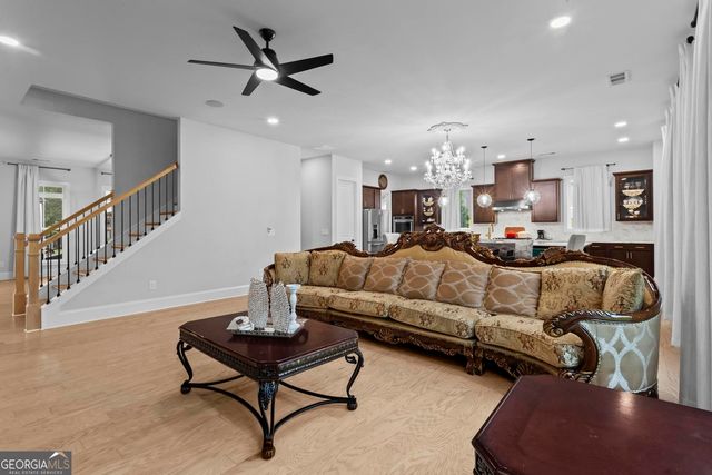 886 Keystone Drive, Woodstock, GA 30188