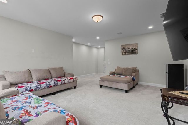 886 Keystone Drive, Woodstock, GA 30188