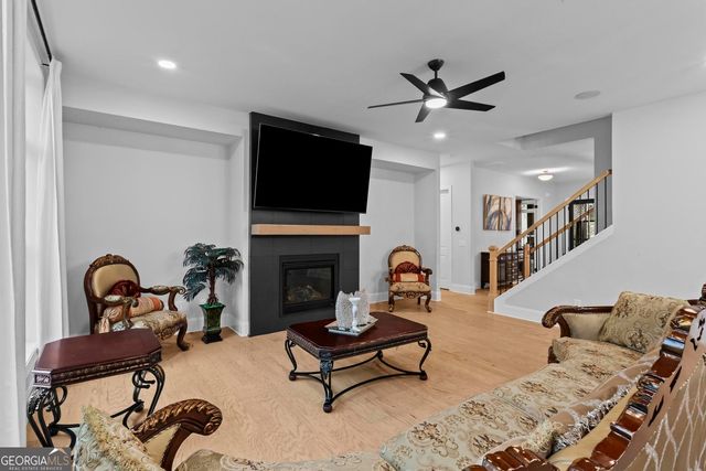 886 Keystone Drive, Woodstock, GA 30188