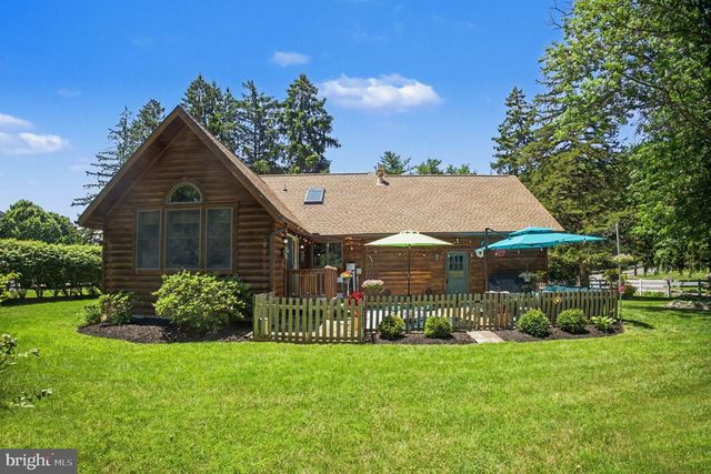 1353 MILL RD, Elizabethtown, PA 17022