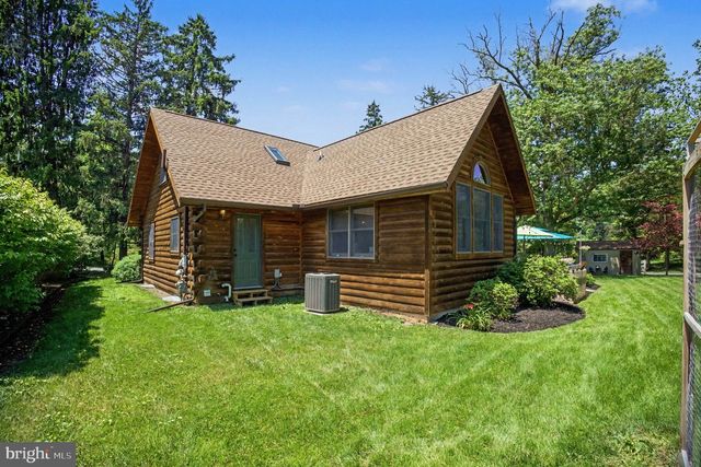 1353 MILL RD, Elizabethtown, PA 17022