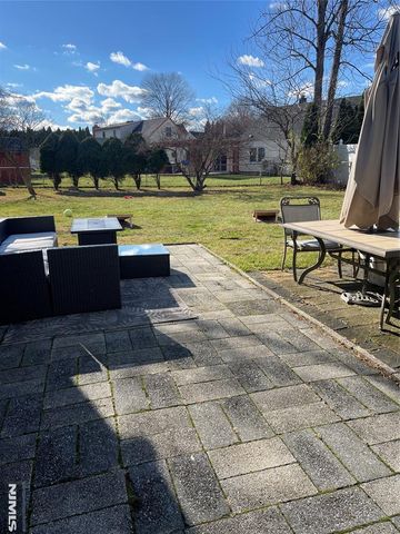 16 Brookside Avenue, Pequannock Township, NJ 07444