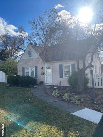 16 Brookside Avenue, Pequannock Township, NJ 07444