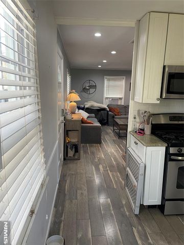 16 Brookside Avenue, Pequannock Township, NJ 07444