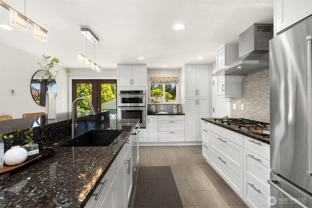 22817 75th Avenue W, Edmonds, WA 98026
