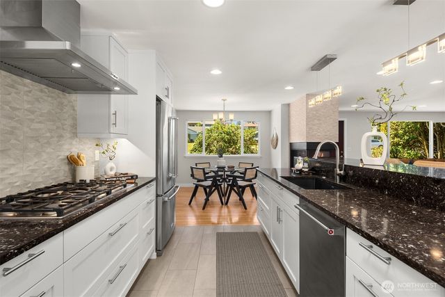 22817 75th Avenue W, Edmonds, WA 98026