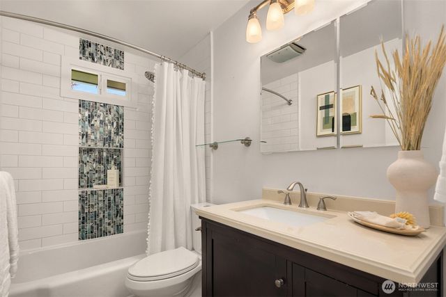 22817 75th Avenue W, Edmonds, WA 98026