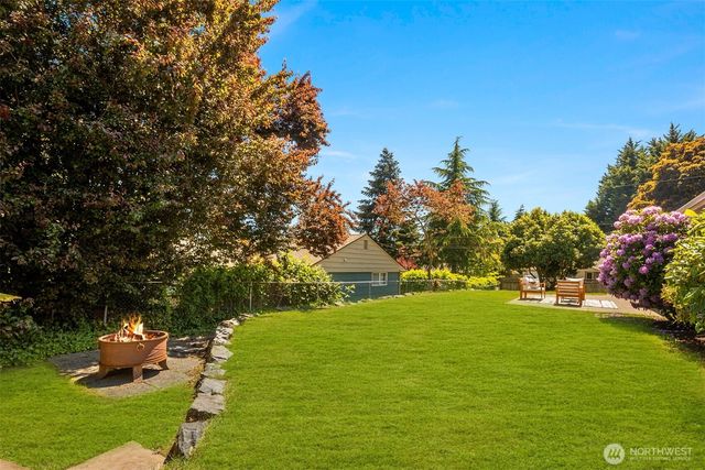 22817 75th Avenue W, Edmonds, WA 98026