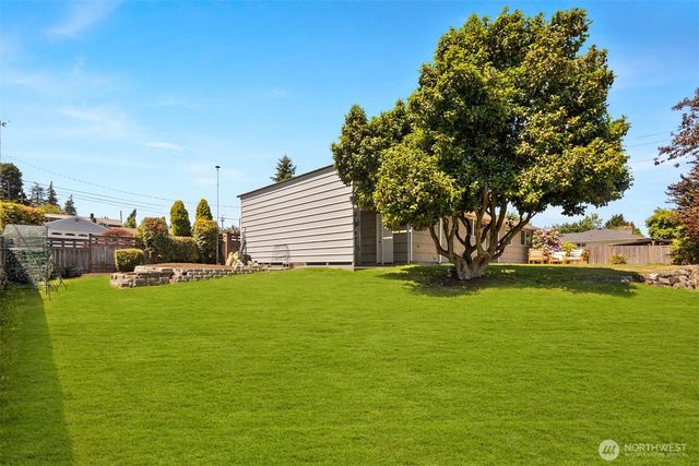 22817 75th Avenue W, Edmonds, WA 98026
