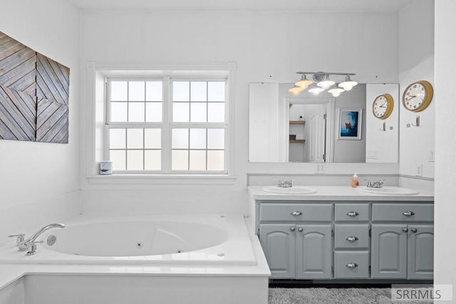 4913 E 49th N, Idaho Falls, ID 83401