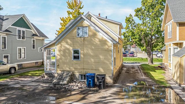826 MCKINLEY STREET, Oshkosh, WI 54901