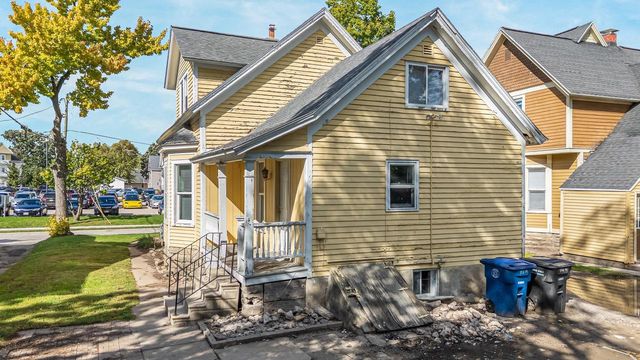 826 MCKINLEY STREET, Oshkosh, WI 54901