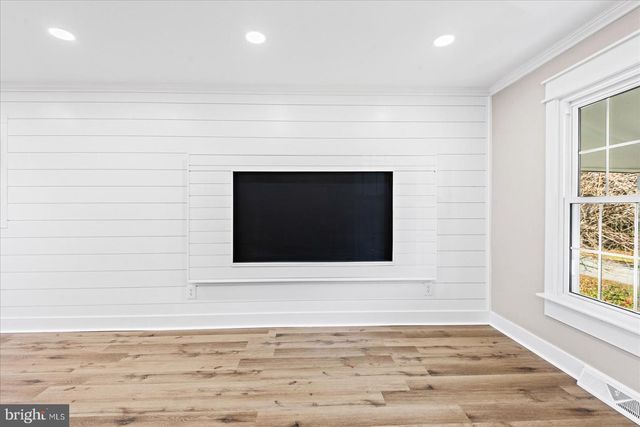 611 EDWARDS DR, Fredericksburg, VA 22405