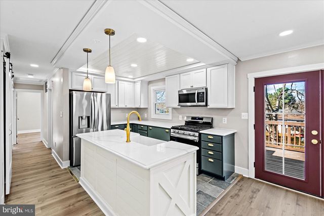 611 EDWARDS DR, Fredericksburg, VA 22405