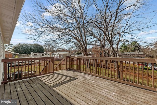 611 EDWARDS DR, Fredericksburg, VA 22405