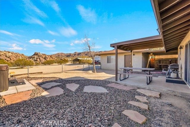 6875 Mount Shasta Avenue, Joshua Tree, CA 92252