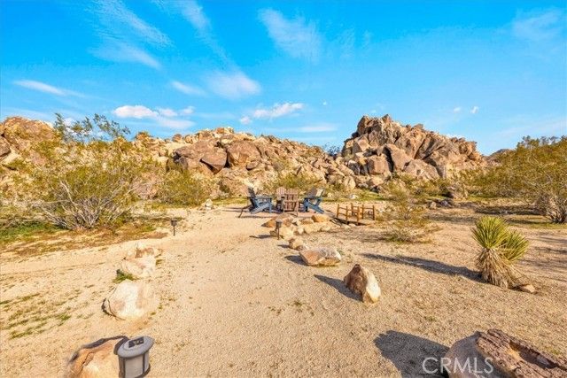 6875 Mount Shasta Avenue, Joshua Tree, CA 92252