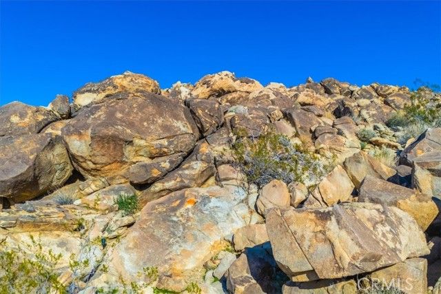 6875 Mount Shasta Avenue, Joshua Tree, CA 92252