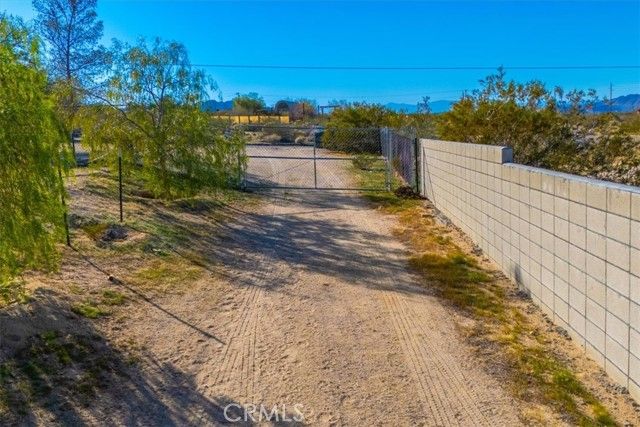 6875 Mount Shasta Avenue, Joshua Tree, CA 92252