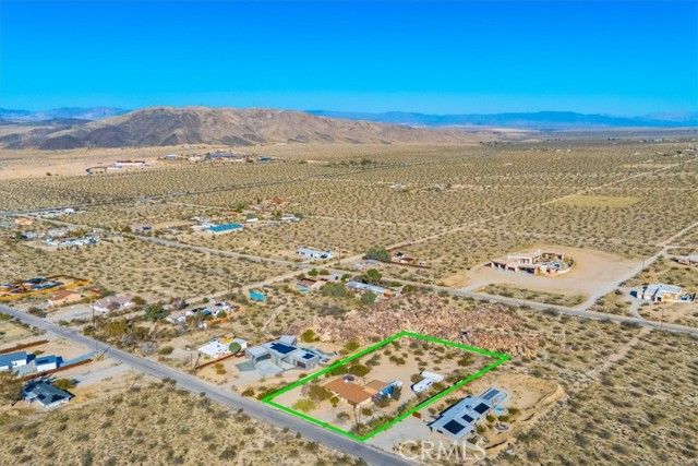 6875 Mount Shasta Avenue, Joshua Tree, CA 92252