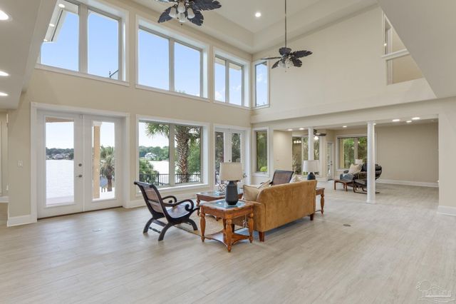 2319 Bayou Blvd, Pensacola, FL 32503