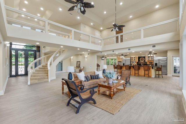 2319 Bayou Blvd, Pensacola, FL 32503