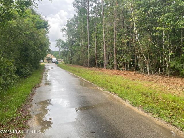 21205 S Fork Road, Saucier, MS 39574