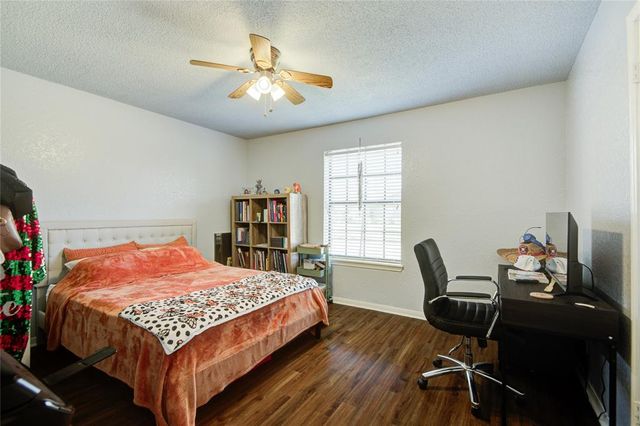 207 Sugar Cane Trace, Lake Jackson, TX 77566