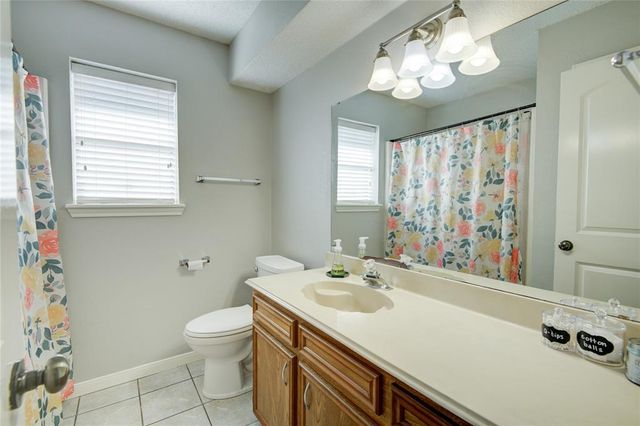 207 Sugar Cane Trace, Lake Jackson, TX 77566