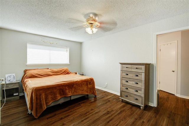 207 Sugar Cane Trace, Lake Jackson, TX 77566
