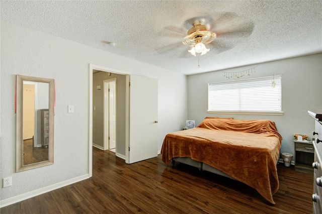 207 Sugar Cane Trace, Lake Jackson, TX 77566