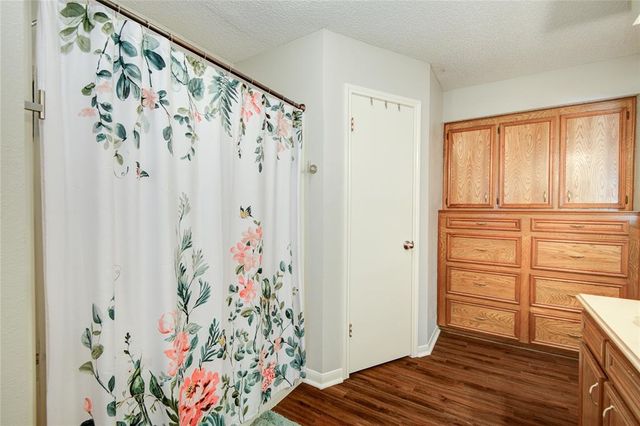 207 Sugar Cane Trace, Lake Jackson, TX 77566