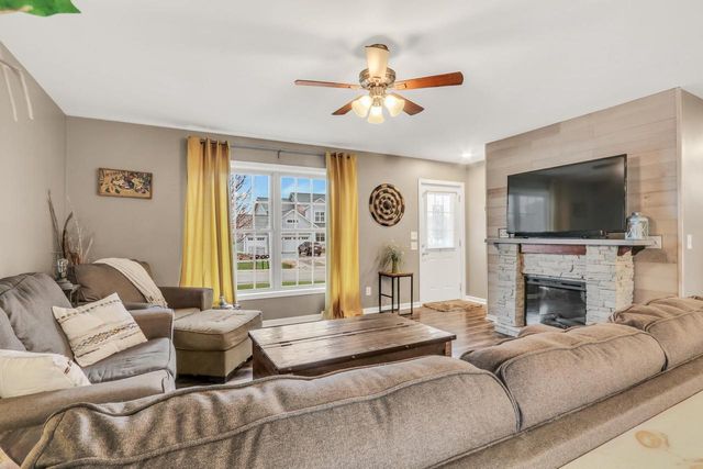 343 Homestead DRIVE, Twin Lakes, WI 53181