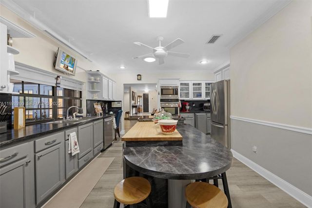 18645 SW 293rd Ter, Homestead, FL 33030