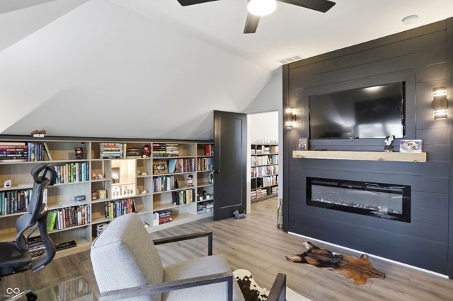 13120 Broad Street, Carmel, IN 46032