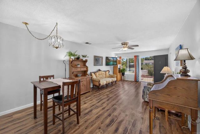 1536 Rolling Hills, Oceanside, CA 92056