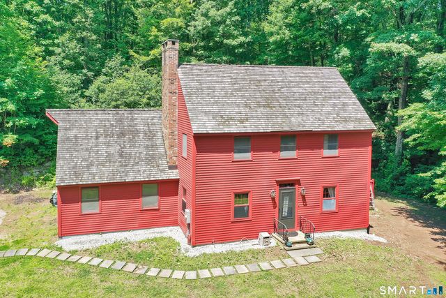 27 Snipsic Lake Road, Ellington, CT 06029