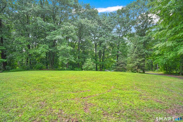 27 Snipsic Lake Road, Ellington, CT 06029