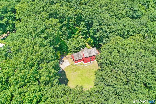 27 Snipsic Lake Road, Ellington, CT 06029