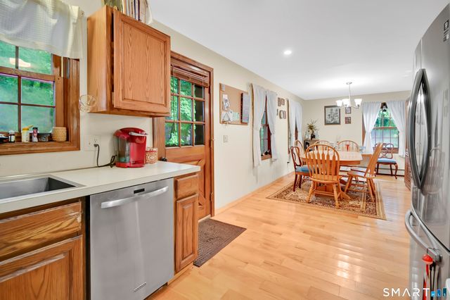 27 Snipsic Lake Road, Ellington, CT 06029