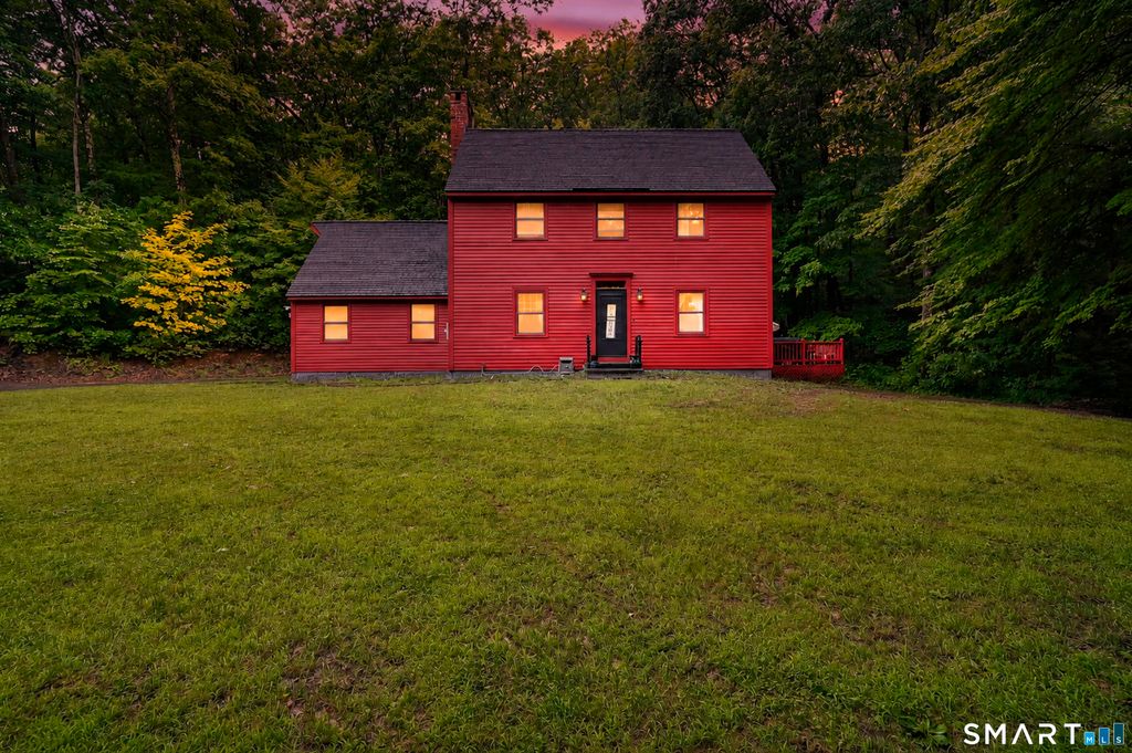 27 Snipsic Lake Road, Ellington, CT 06029