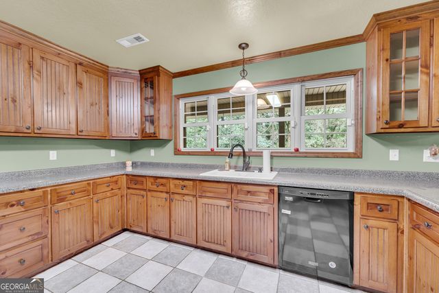 830 Carrie Craft Road, Bowersville, GA 30516
