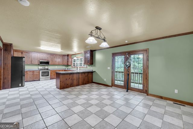 830 Carrie Craft Road, Bowersville, GA 30516