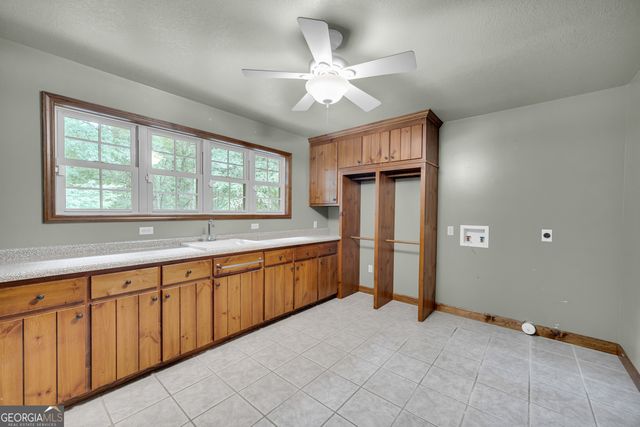 830 Carrie Craft Road, Bowersville, GA 30516