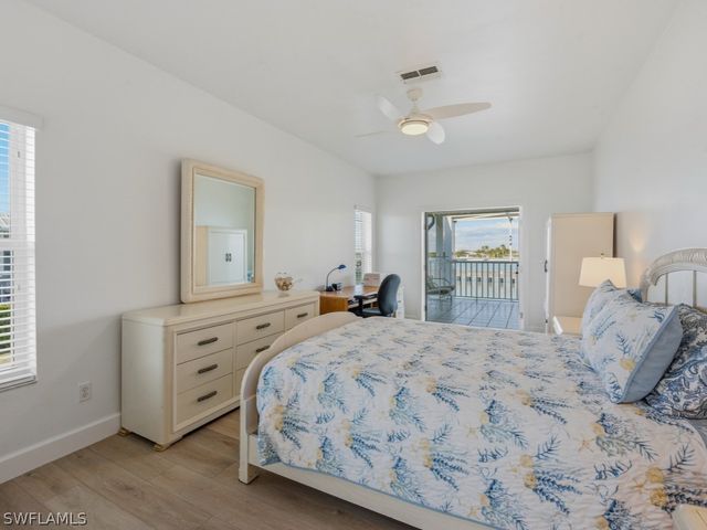 105 Pago Pago DR W, Naples, FL 34113