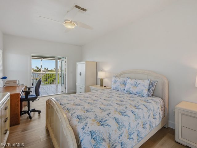 105 Pago Pago DR W, Naples, FL 34113