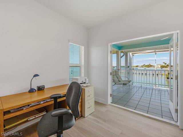 105 Pago Pago DR W, Naples, FL 34113