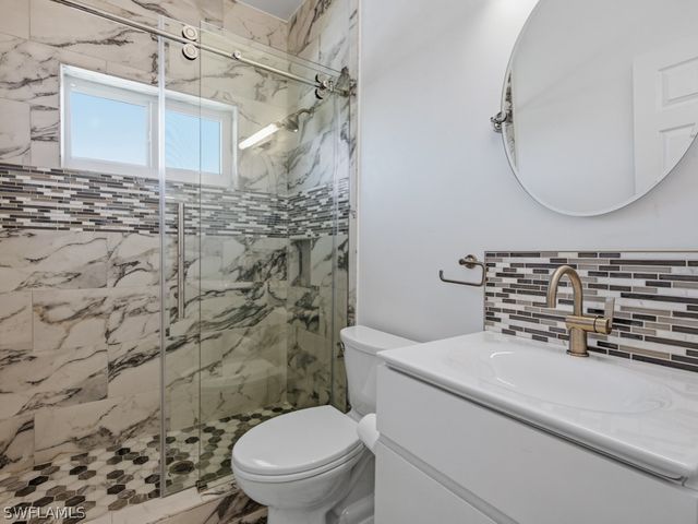 105 Pago Pago DR W, Naples, FL 34113