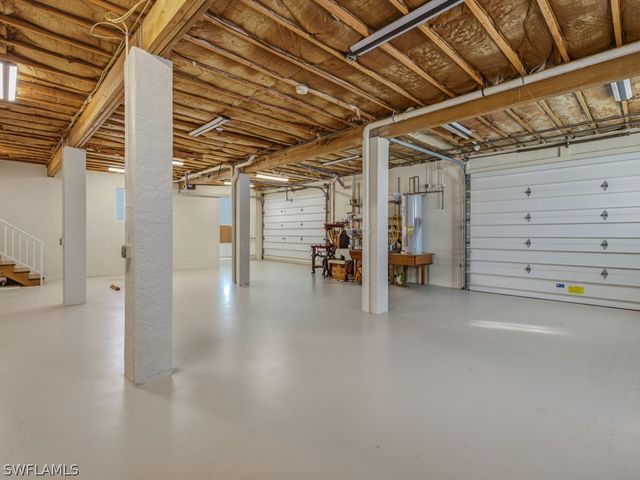 105 Pago Pago DR W, Naples, FL 34113