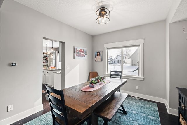 14000 Buena Vista Drive, Urbandale, IA 50323